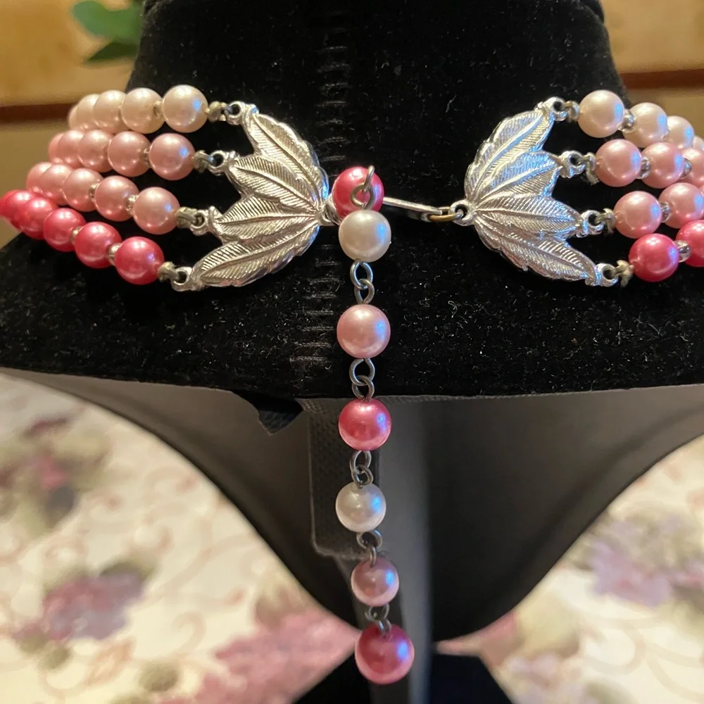 JAPAN SIGNED FOUR STRAND OF GORGEOUS FAUX PEARLS PINK BEADS AND BEAD CAPS - Picture 11 of 17